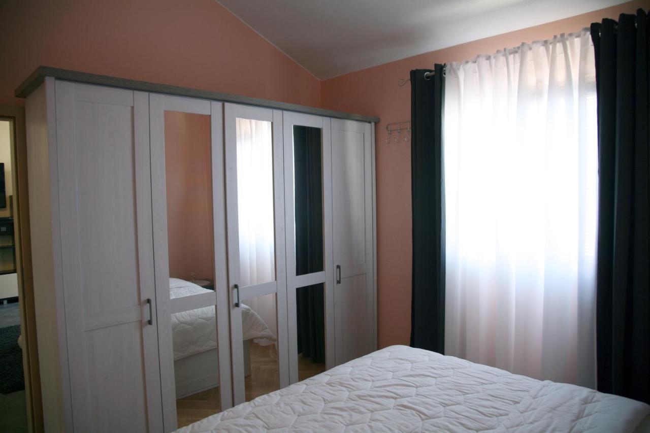 Apartment Del Mar Vinišće Extérieur photo
