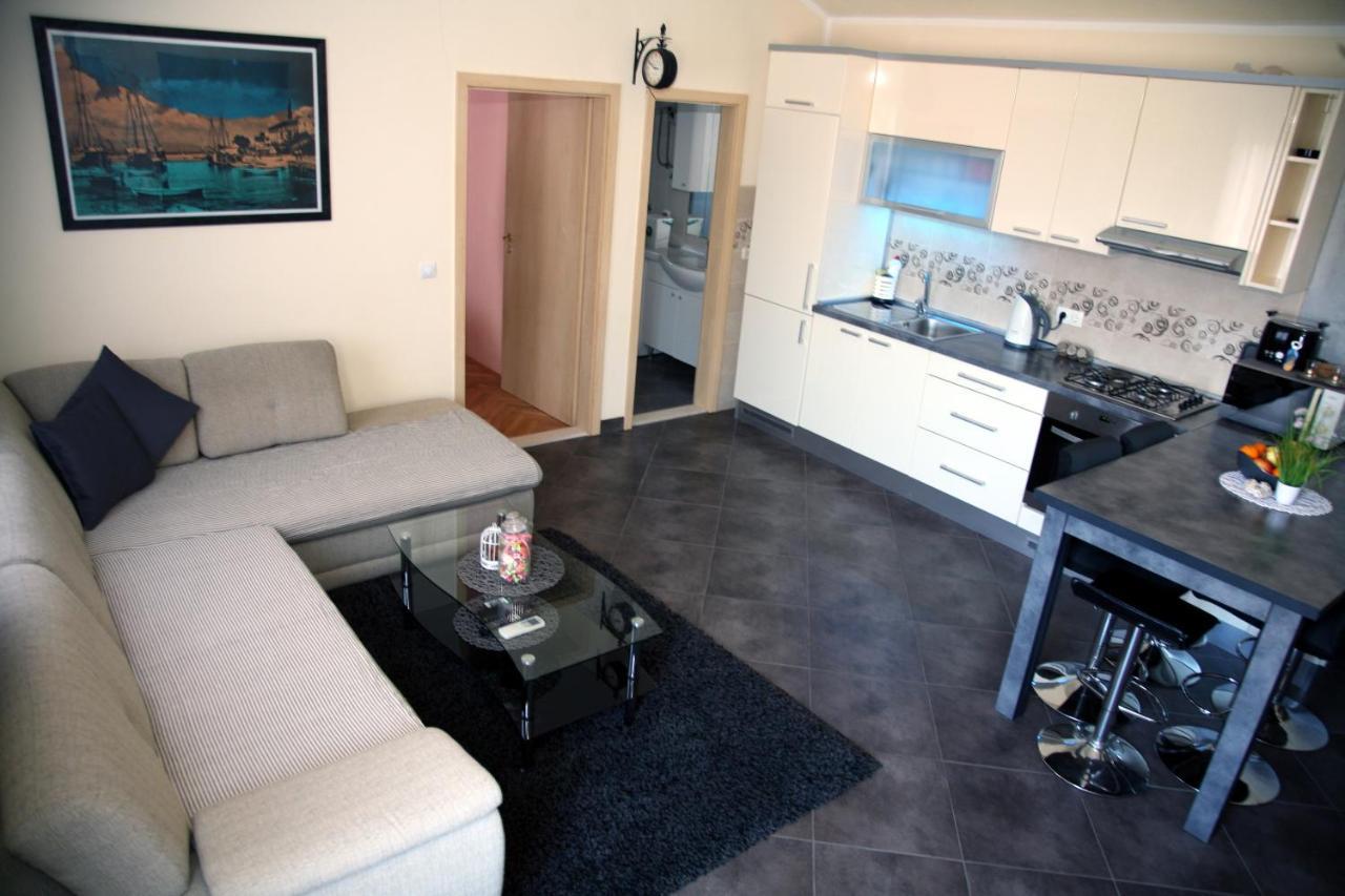 Apartment Del Mar Vinišće Extérieur photo
