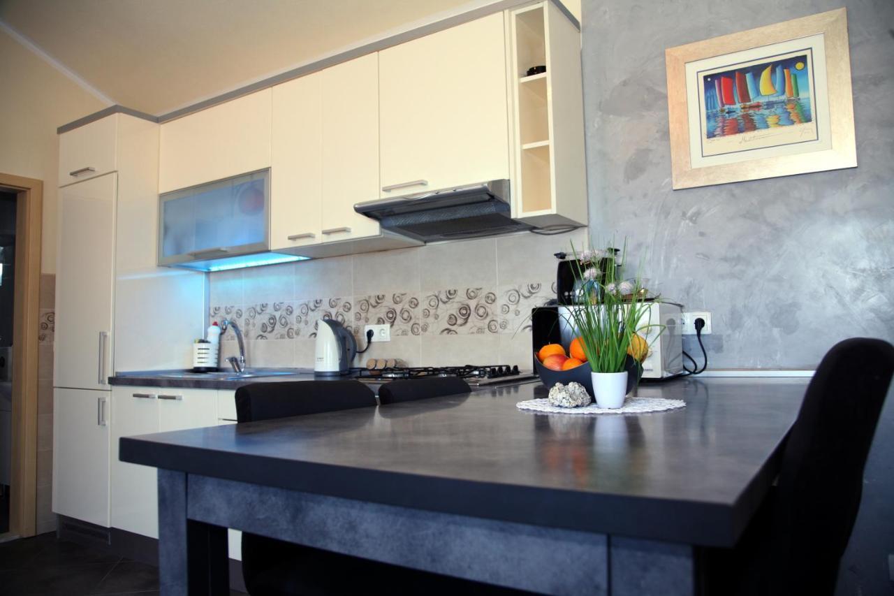 Apartment Del Mar Vinišće Extérieur photo